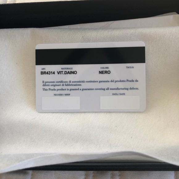 PRADA WALLET - Picture 3 of 6